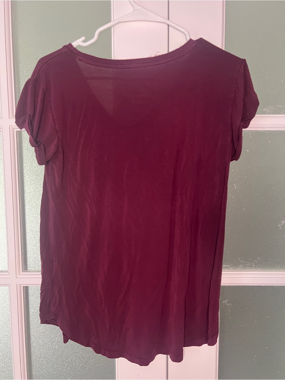 American Eagle Outfitters Women's V-Neck Pocket Tee in Burgundy - Picture 5 of 5